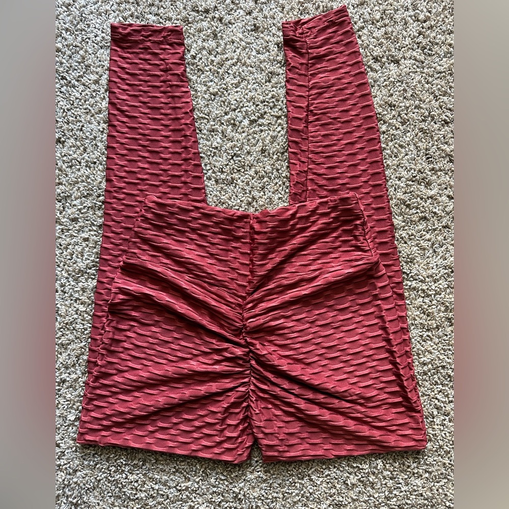 Women’s Honeycomb Red Leggings Size S/M